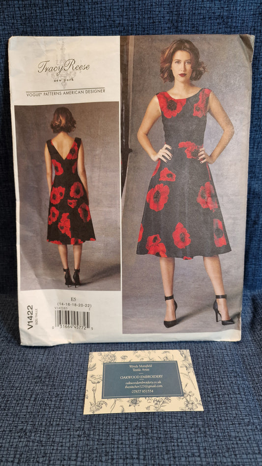 Dressmaking Pattern - Vogue V1422 - Size 14-22